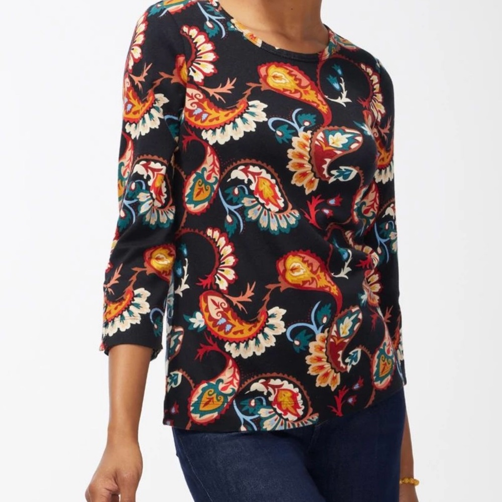 NWOT Chicos Pima Paisley 3/4 Sleeve Everyday Tee.